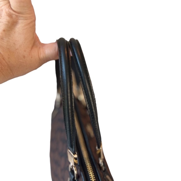 Coach Kelsey Signature Jacquard Satchel with COA - Picture 16 of 16